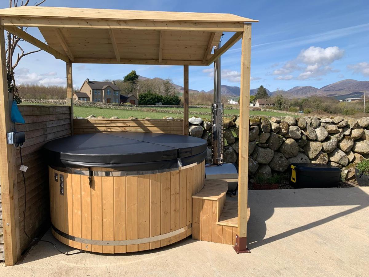 Moneydarragh Cottage With Uninterrupted Mountain And Sea Views- Hot Tub Available For Hire Annalong Bagian luar foto