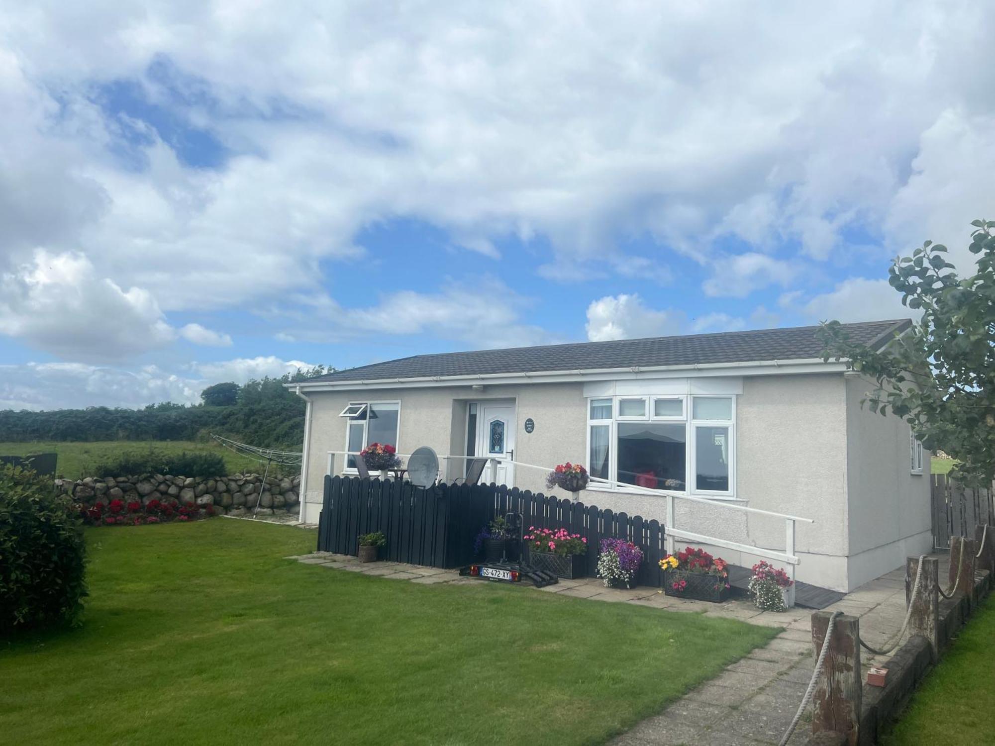 Moneydarragh Cottage With Uninterrupted Mountain And Sea Views- Hot Tub Available For Hire Annalong Bagian luar foto
